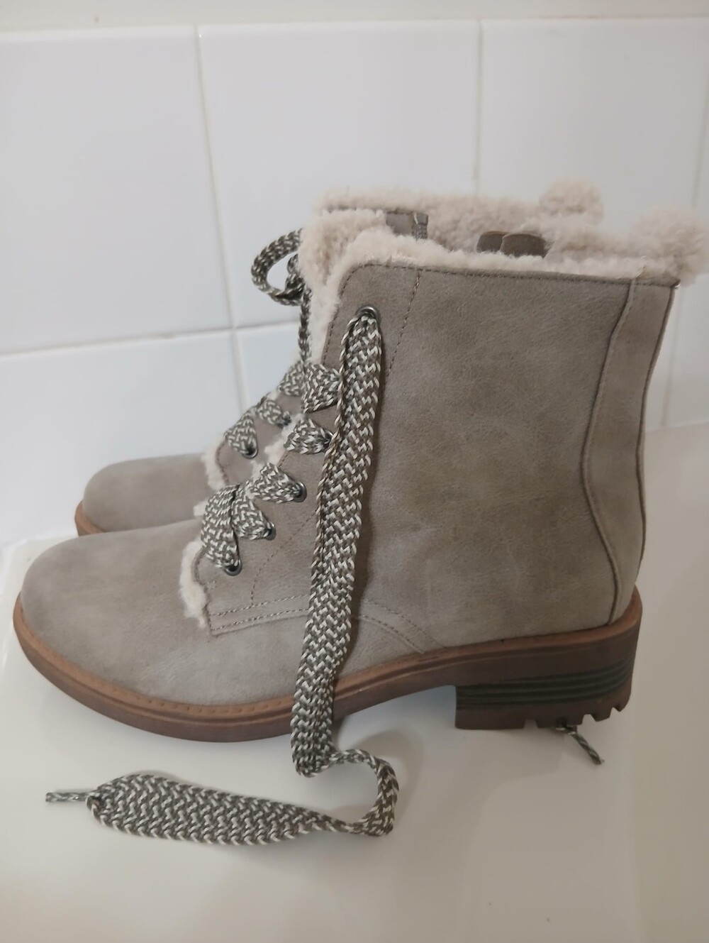 NEW Waterproof Laceup Boots